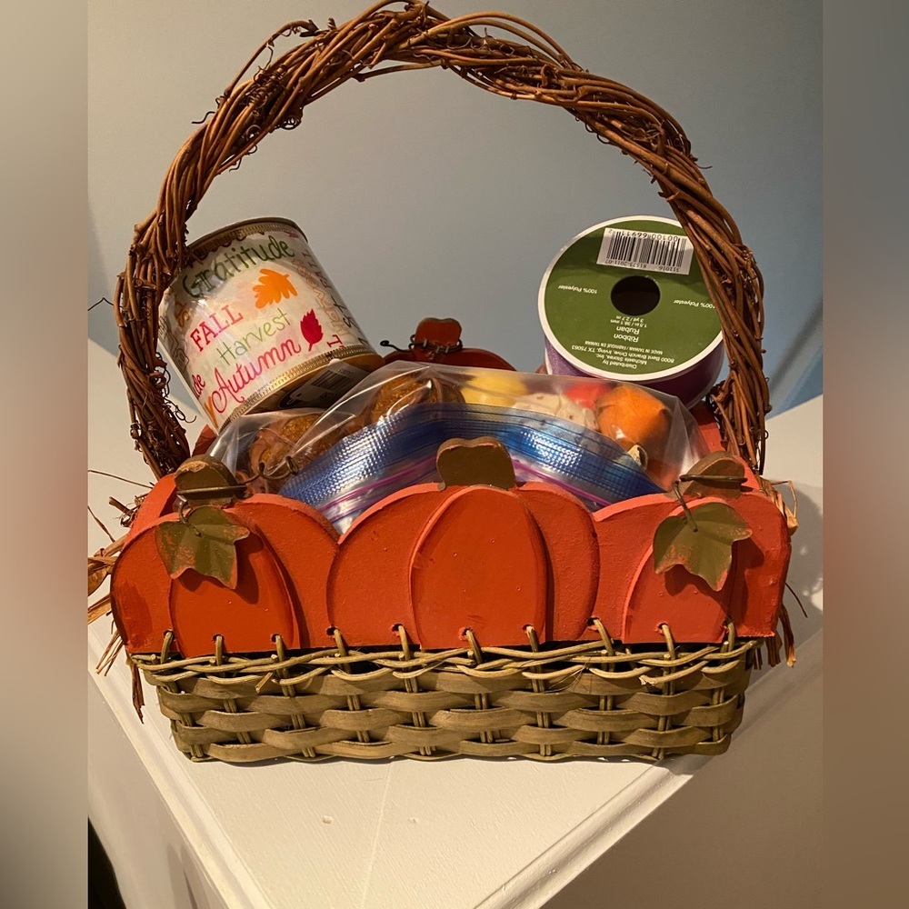 Vintage Pumpkin Basket Mini Pinecone Gourds Pumpkins Thanksgiving Fall
